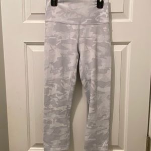 Lululemon Wunder Under High Rise Leggings 21”